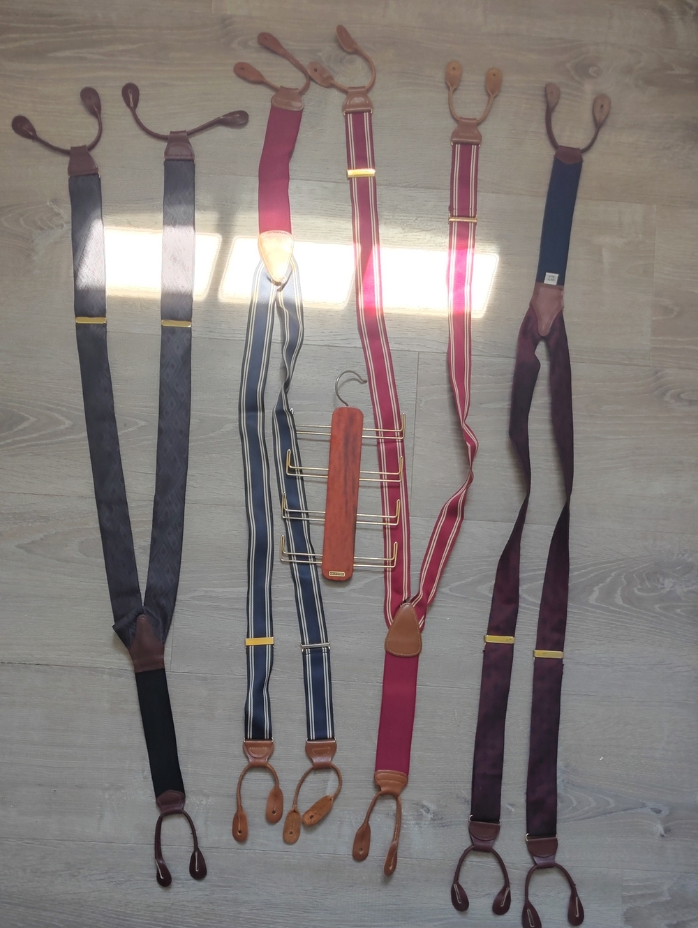 Classic Men's Adjustable Suspenders, 2 Are 100% Silk,Lot Of 4 With Wood Holster